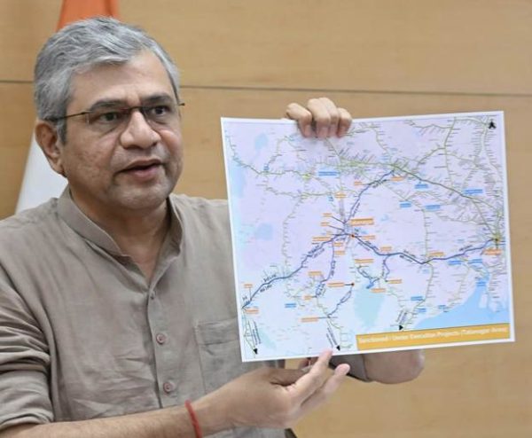 Railway Minister and Chief Minister of West Bengal Flag Off Jaipur (Khatipura) – Tatanagar – Santragachi Express Train